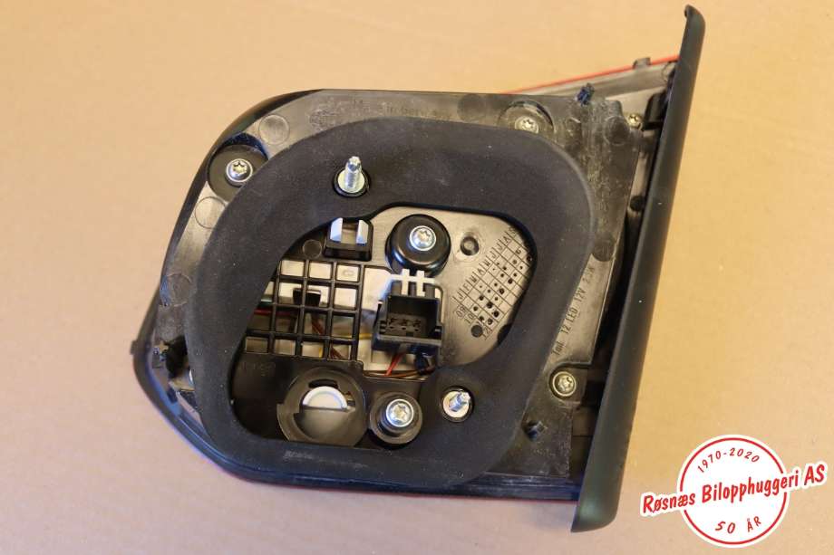Baklykt venstre indre til VW Golf VI 2008-2012  (VOLKSWAGEN|5K0 945 093 AF|)