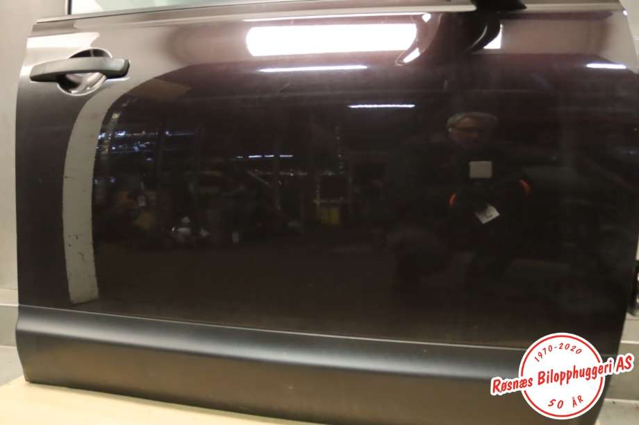 Dør høyre foran til Nissan Qashqai 2010-2014 (Type I, Fase 2)  (NISSAN|H0100JD0MD|)