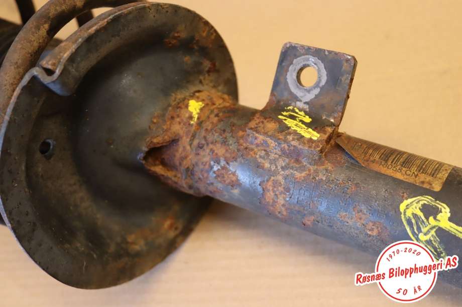 Fjærbein venstre foran til Ford Transit Connect 2009-2013 (Type I, Fase 2) (FORD||2T14-18058-CN)