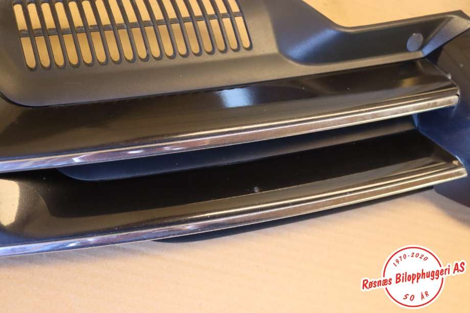 Grill til VW Golf V, Combi 2003-2008  (VOLKSWAGEN||1K0853655)