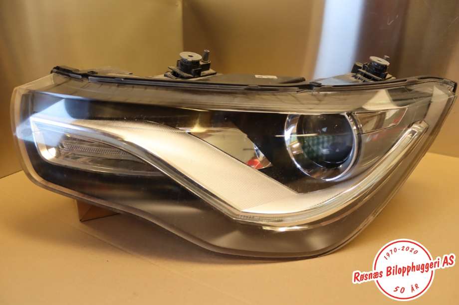 Frontlykt venstre halogen til Audi A1, 2010-2014 (Type I, Fase 1)  (AUDI|)
