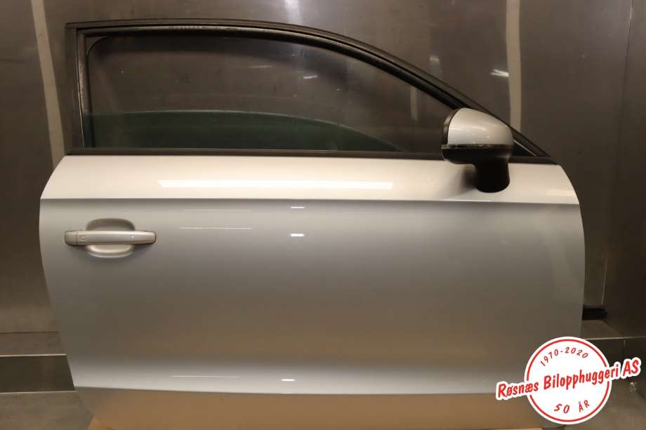 Dør høyre 2dørs til Audi A1, 2010-2014 (Type I, Fase 1)  (AUDI|8X3 831 052 B)