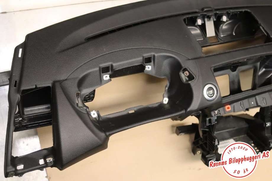 Dashbord til BMW 1-Serie 2004-2011 (E81/E82/E87/E88) (E81/E82/E87/E88) (BMW|51 45 9 158 350|)