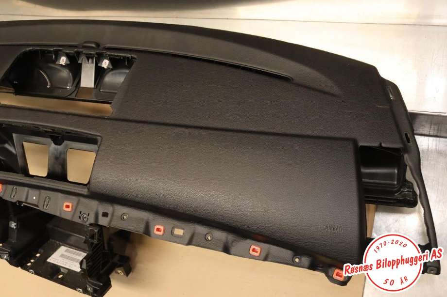 Dashbord til BMW 1-Serie 2004-2011 (E81/E82/E87/E88) (E81/E82/E87/E88) (BMW|51 45 9 158 350|)