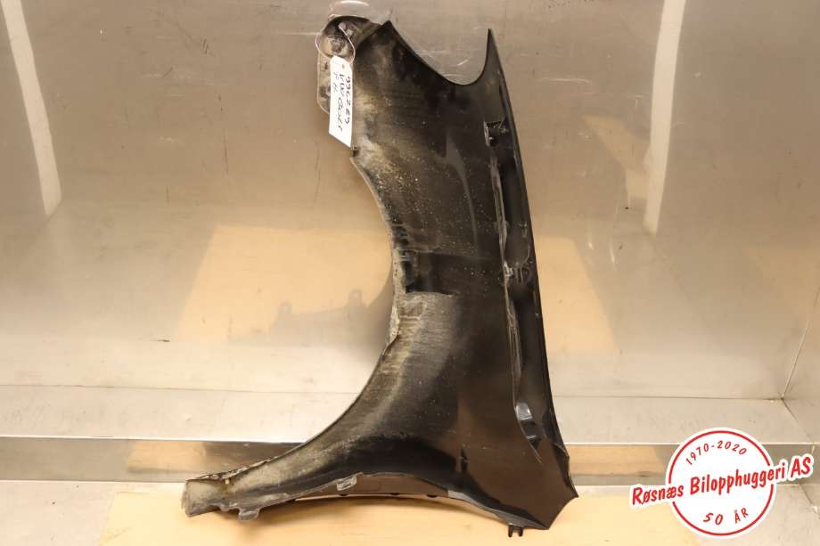 Skjerm høyre foran til VW Golf VI 2008-2012  (VOLKSWAGEN|5K6 821 022 B|)