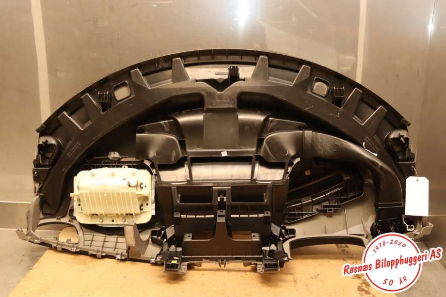 Dashbord til Renault Scenic 2009-2016 (Type III)  (RENAULT|681008681R|)