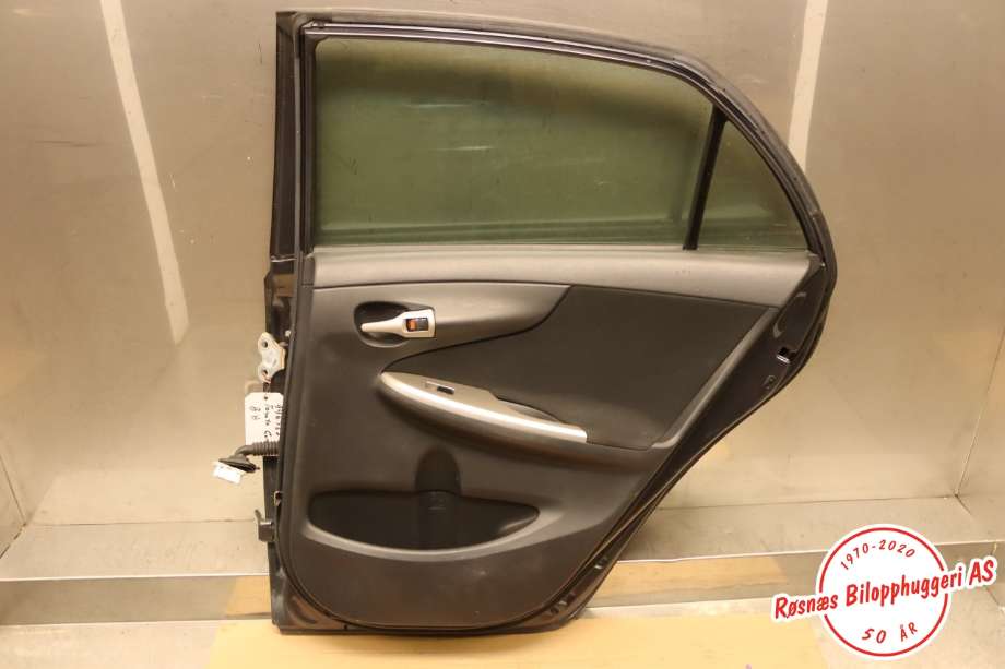 Dør høyre bak til Toyota Corolla 2007-2013  (TOYOTA|6700312A20|)