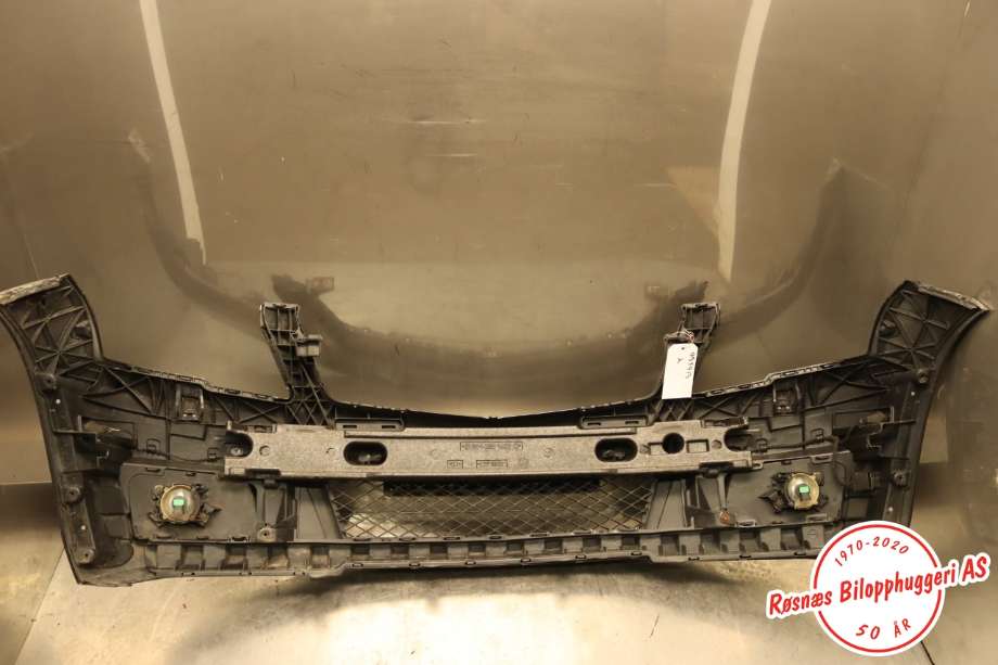 Støtfanger foran til Mercedes GLK 2008-2015 (X204) (X204) (MERCEDES|A 204 880 45 40|)