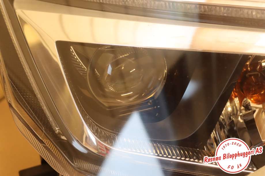 Frontlykt høyre halogen til Toyota RAV4 2016-2019 (Type IV, Fase 2)  (TOYOTA|8114542680|)