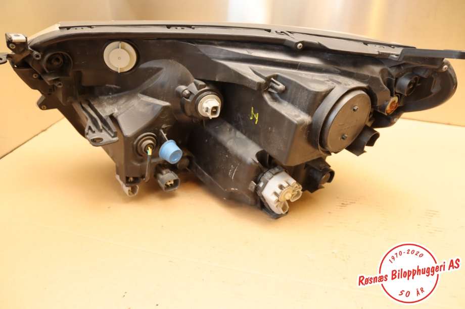 Frontlykt høyre halogen til Toyota RAV4 2016-2019 (Type IV, Fase 2)  (TOYOTA|8114542680|)