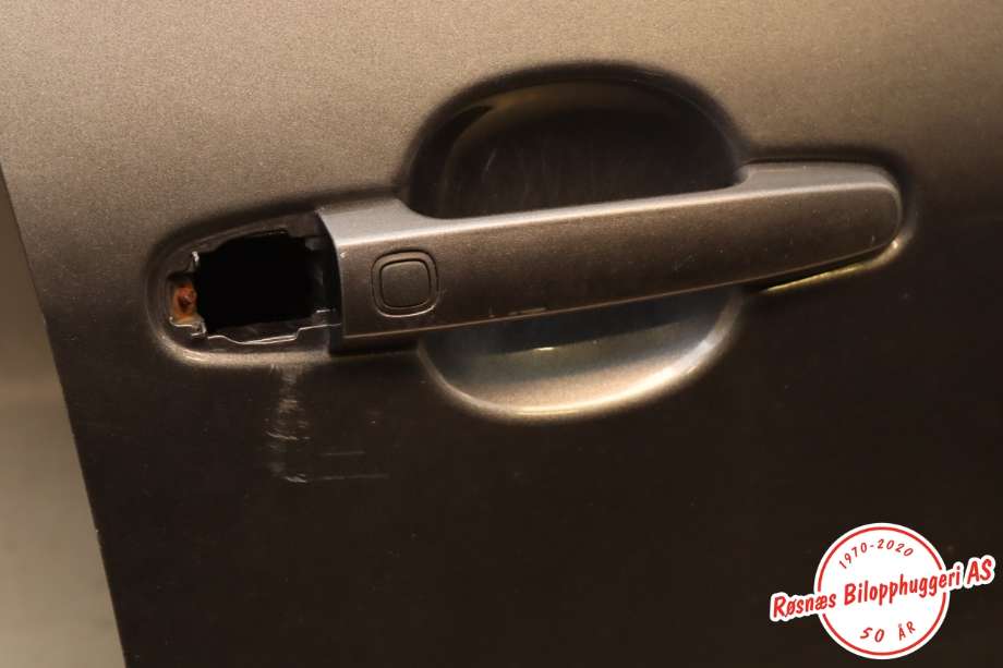 Dør høyre foran til Toyota Corolla 2007-2013  (TOYOTA|6700112A30|)