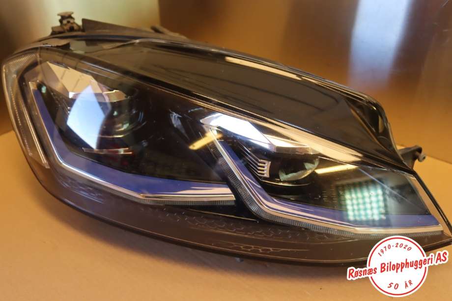 Frontlykt høyre halogen til VW e-Golf 2017-2020 (Fase 2) (VOLKSWAGEN||5G1941036E)