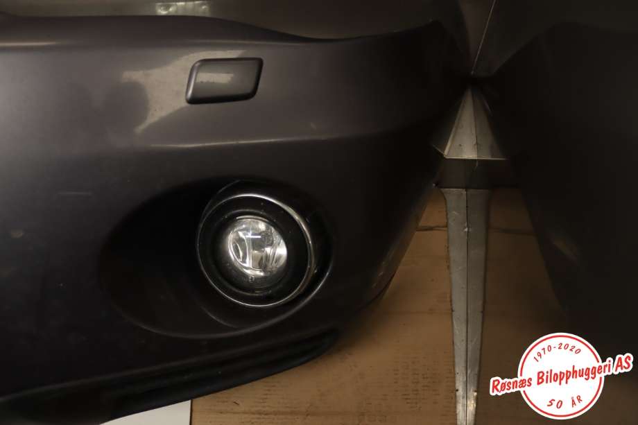Støtfanger foran til Mitsubishi Outlander 2010-2012 (Type II, Fase 2)  (MITSUBISHI|6400C439HB|)