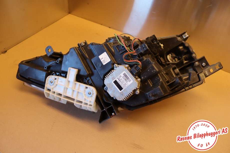 Frontlykt høyre halogen til Nissan Leaf 2011-2017 (Type I)  (NISSAN|260103NL5A|)