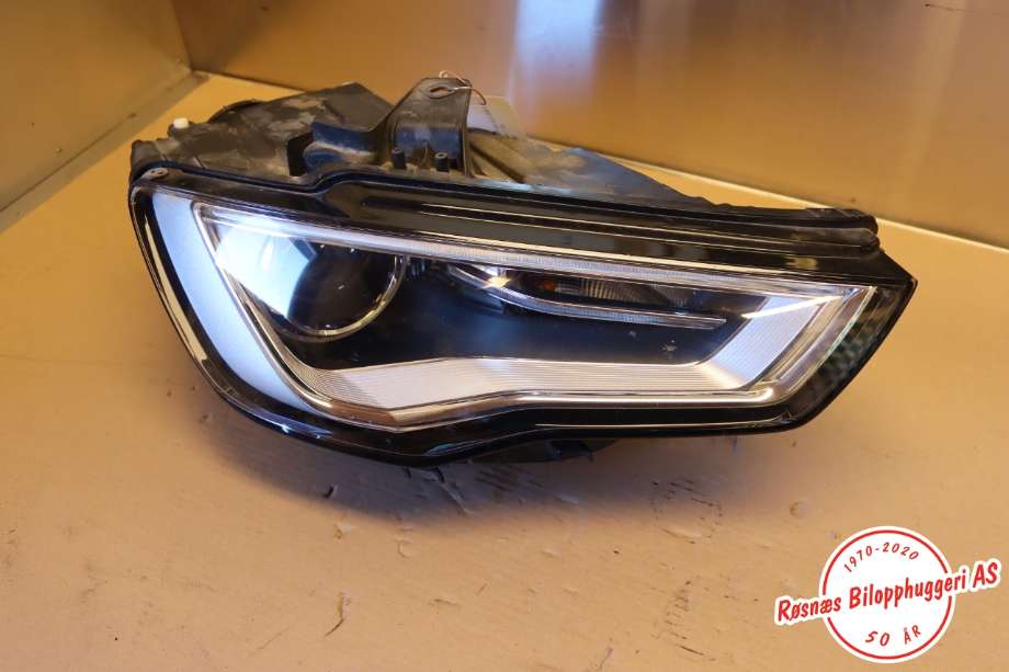 Frontlykt høyre halogen til Audi A3, 2016-2020 (Type III, Fase 2) (AUDI|8V0941032)