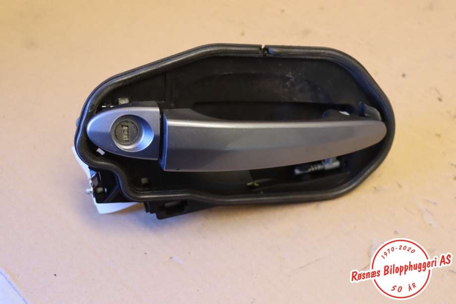 Dørhåndtak utv venstre foran til BMW X3 2007-2010 (Fase 2) (E83) (E83) (BMW|51217191615|)