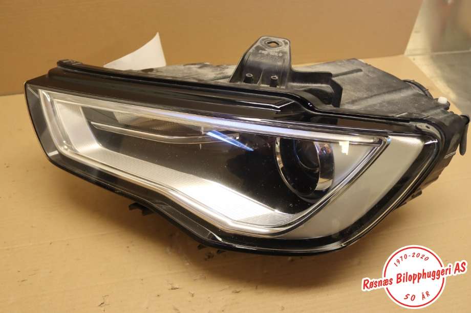 Frontlykt venstre halogen til Audi A3 2016-2020 (Type III, Fase 2)  (AUDI|8V0941031AG|)