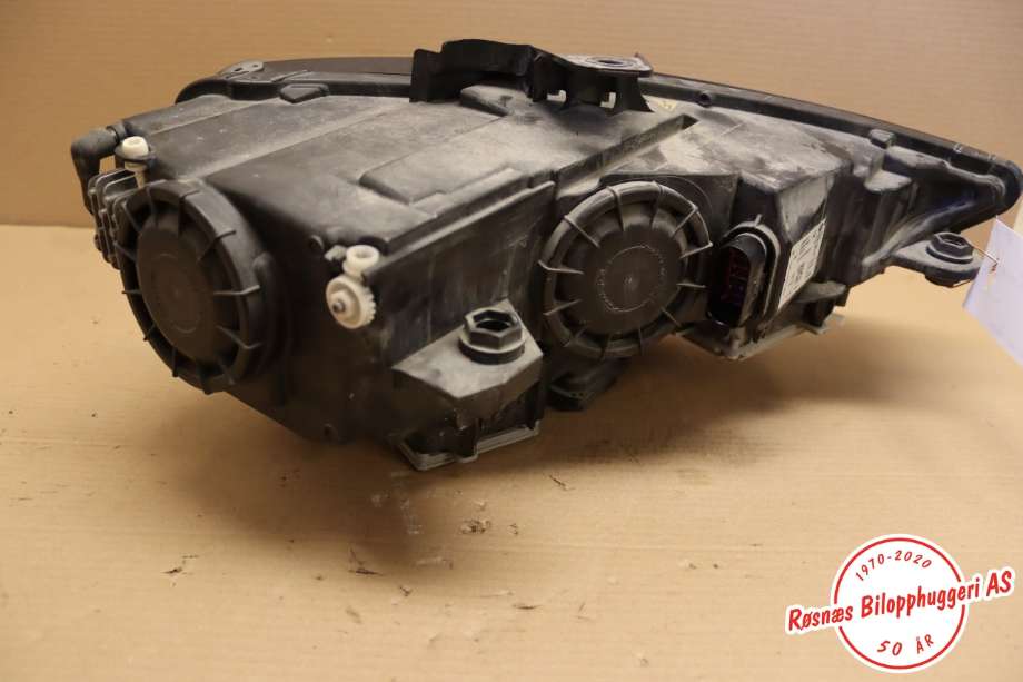 Frontlykt venstre halogen til Audi A3 2016-2020 (Type III, Fase 2)  (AUDI|8V0941031AG|)