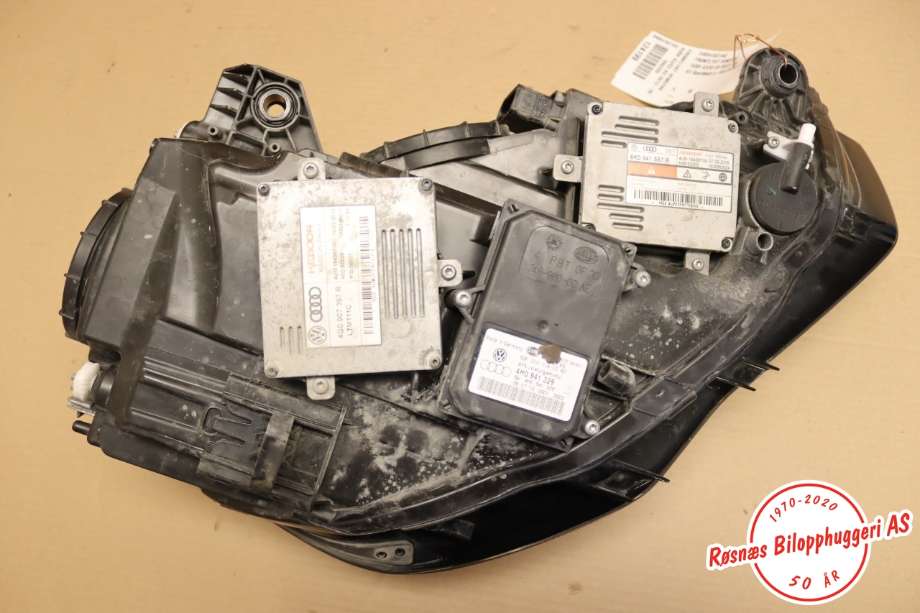 Frontlykt venstre halogen til Audi A3 2016-2020 (Type III, Fase 2)  (AUDI|8V0941031AG|)