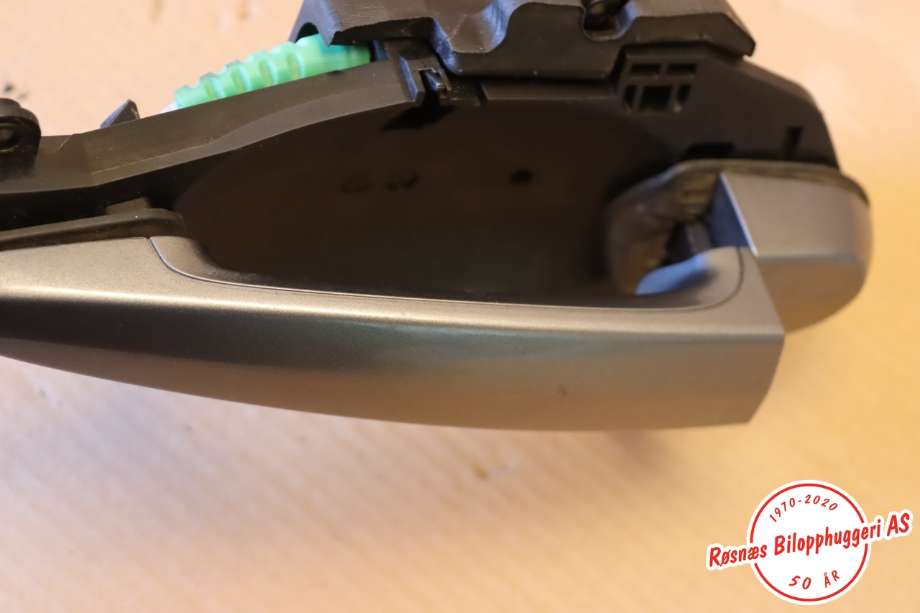 Låsekasse høyre til BMW X3 2010-2017 (F25) (F25) (BMW|51 21 7 202 148|)