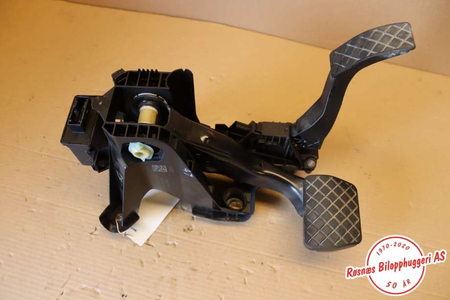Pedalsett til Audi A3, 2016-2020 (Type III, Fase 2) (AUDI|5Q1723058 AJ)