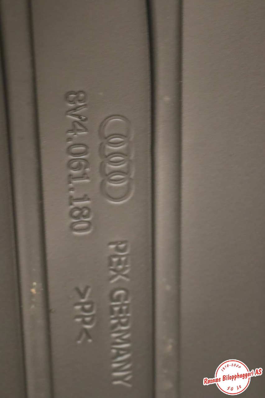 Bagasjerom teppe/gulvplate til Audi A3 2016-2020 (Type III, Fase 2)  (AUDI|8V4061180|)