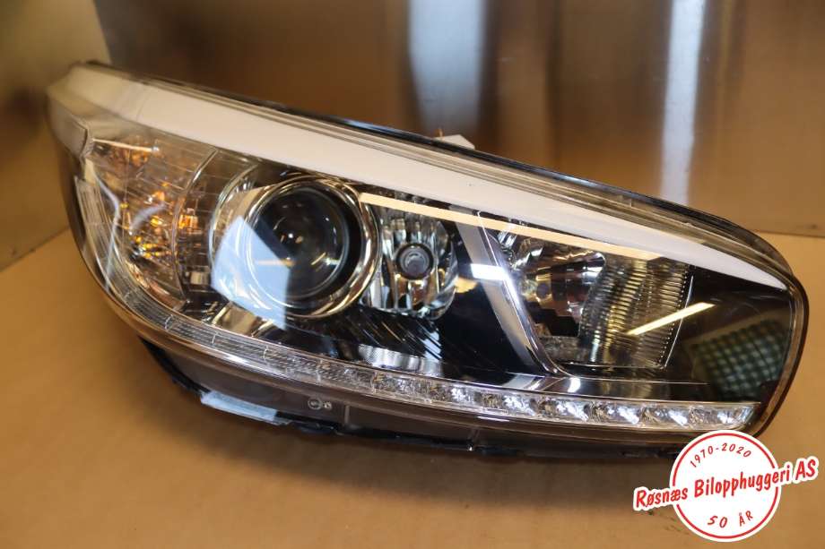 Frontlykt høyre halogen til Kia Cee