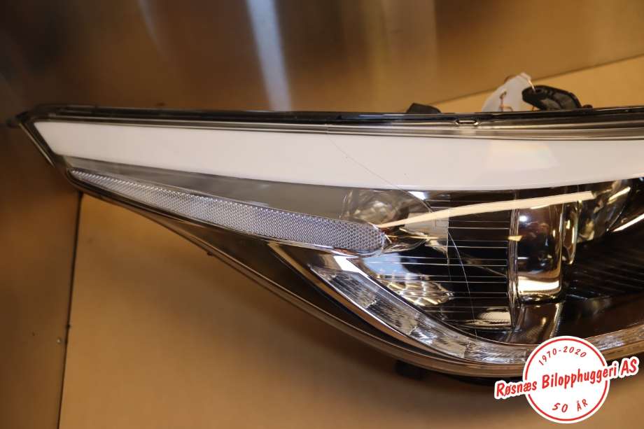 Frontlykt høyre halogen til Kia Cee