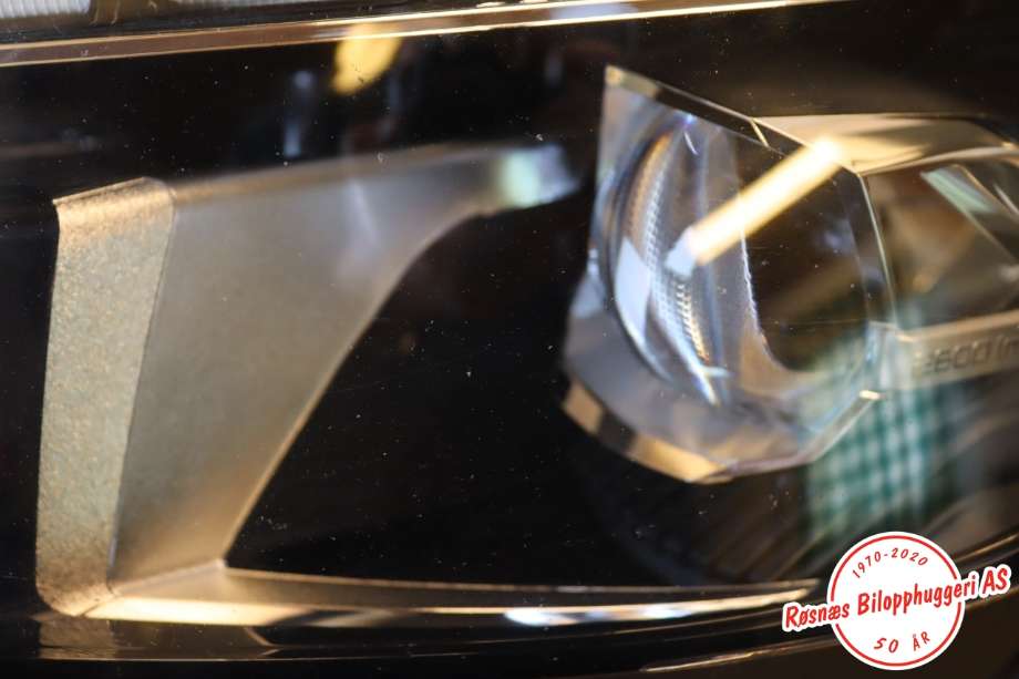 Frontlykt venstre halogen til Peugeot 5008 2017-->> (Type II)  (PEUGEOT||9826572780)