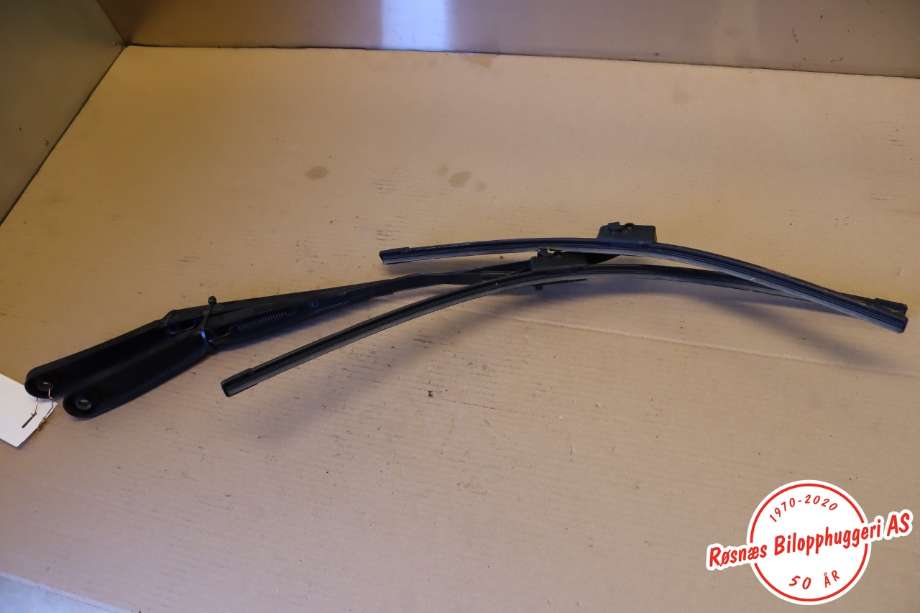 Viskerarmer frontrute til BMW X3 2010-2017 (F25) (F25) (BMW|61617213272|)