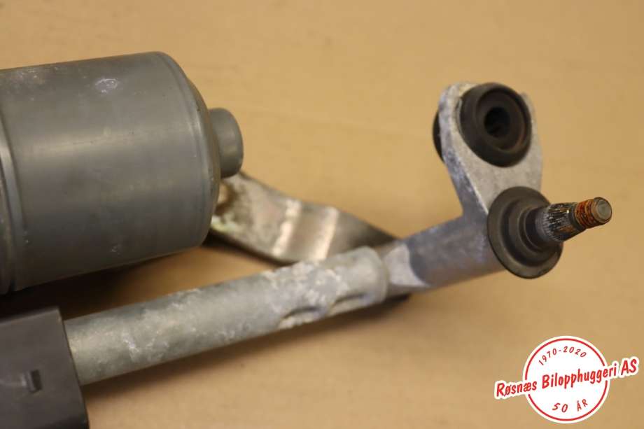 Viskermotor frontrute til VW Golf V, Combi 2003-2008  (VOLKSWAGEN||1K1955119B)