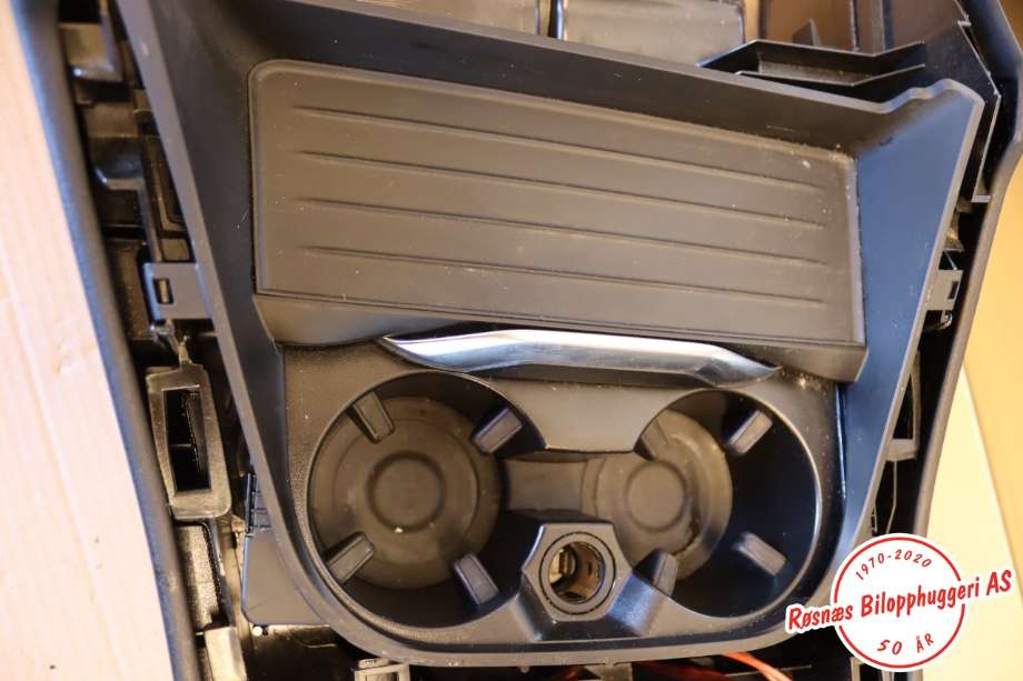 Innredning, Konsoll til BMW X3 2010-2017 (F25) (F25) (BMW|51169204253|)