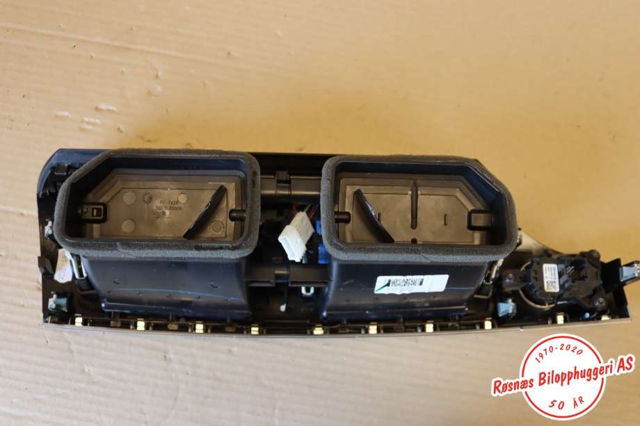 Dashbord friskluftdyse til BMW X3 2010-2017 (F25) (F25) (BMW|64 22 9 303 405|)