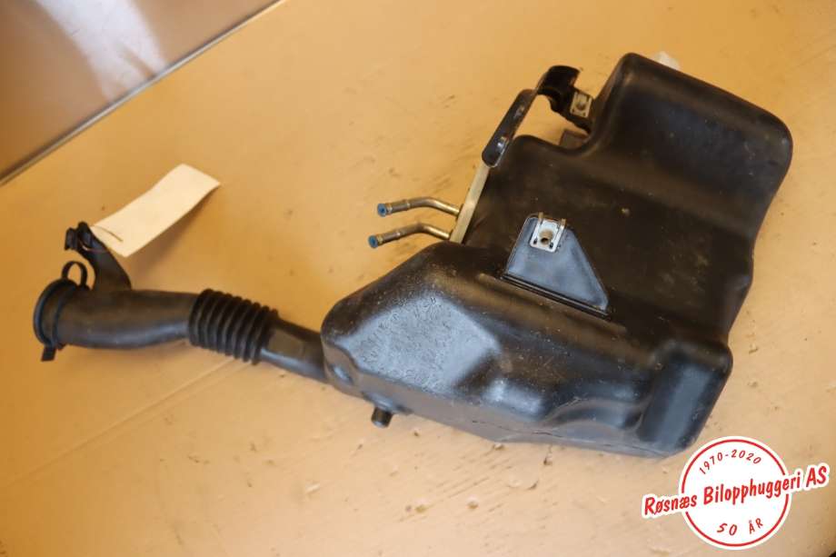 Spylertank til Mercedes GLK 2008-2015 (X204) (X204) (MERCEDES|A2048690920|)