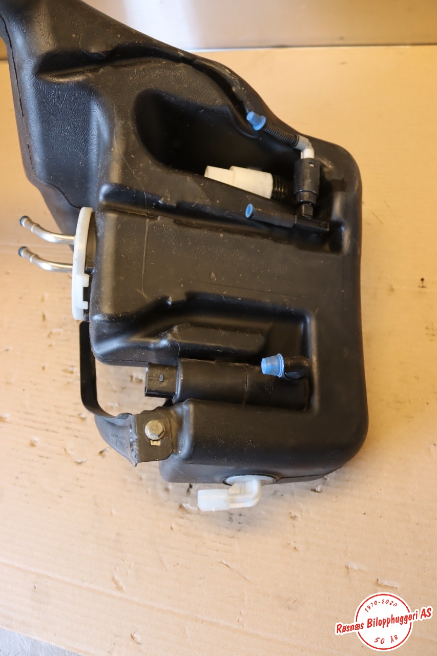Spylertank til Mercedes GLK 2008-2015 (X204) (X204) (MERCEDES|A2048690920|)