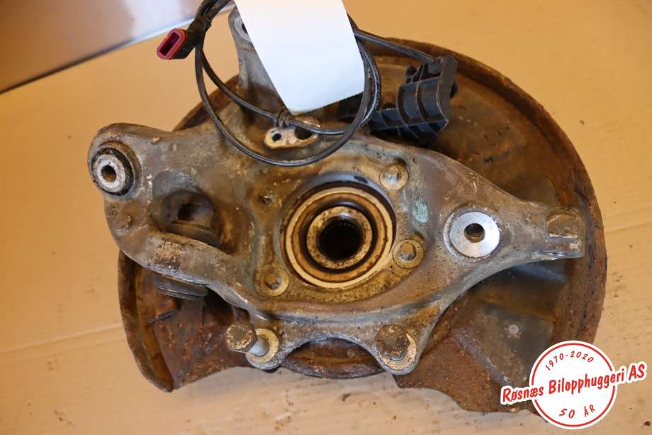 Hjulspindel høyre bak til Mercedes GLK 2008-2015 (X204) (X204) (MERCEDES|A2123502208|)