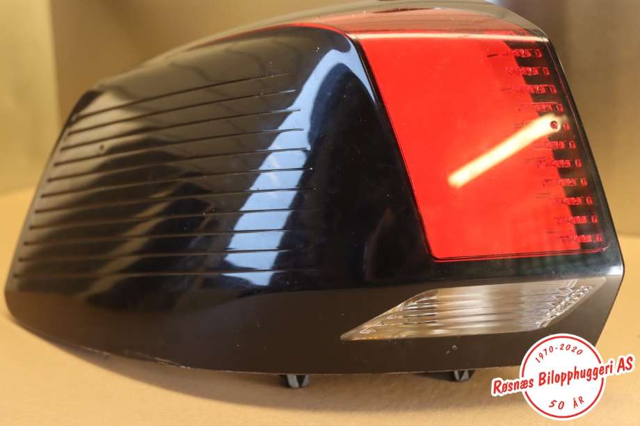 Baklykt venstre til Peugeot 5008 2017-->> (Type II) (PEUGEOT||9811028080)