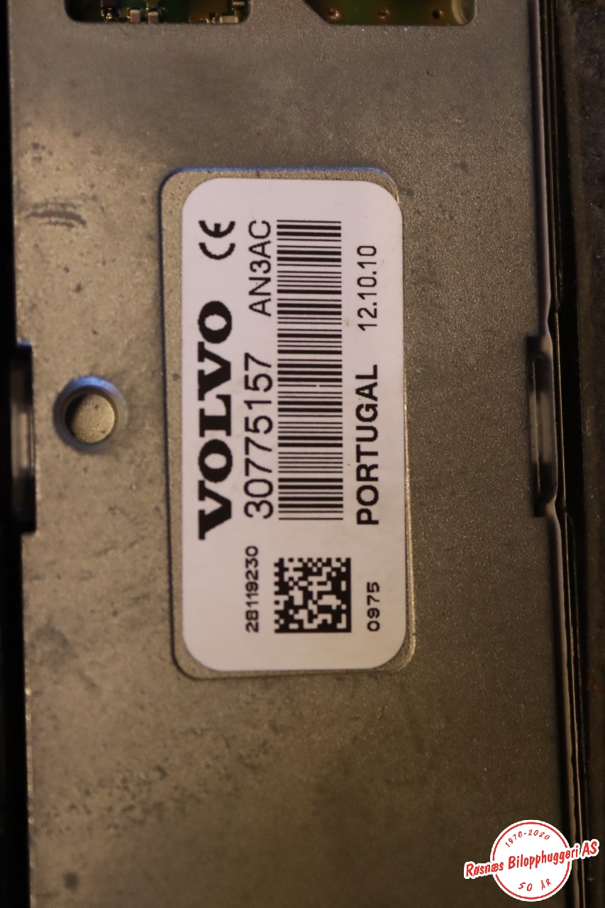 Antenne navigasjon til Volvo XC60 2008-2013 (Type I, Fase 1)  (VOLVO|30775157|)