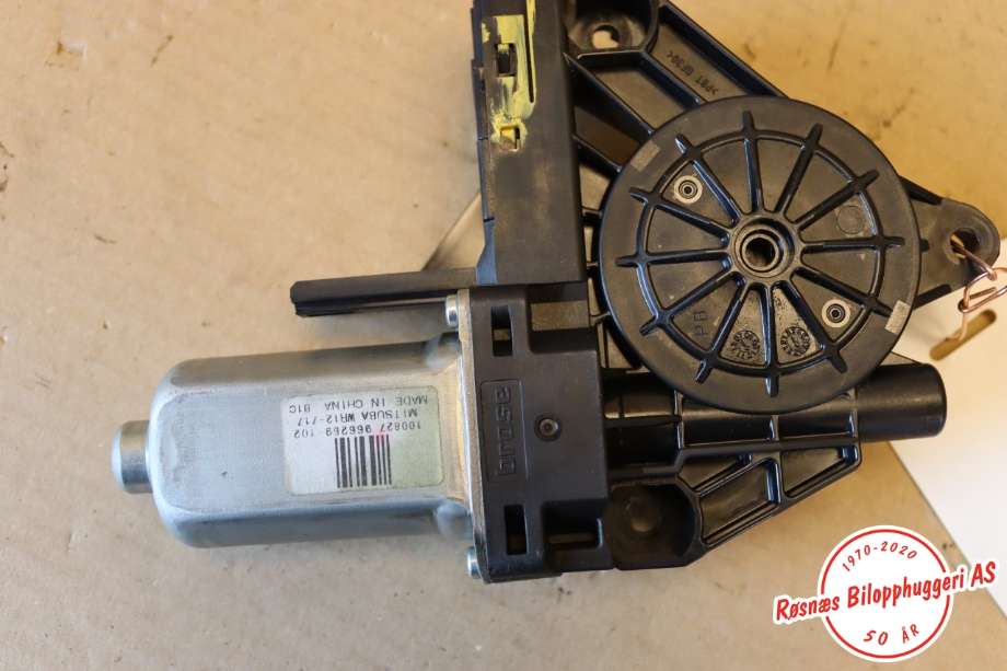 Ruteheis høyre foran til Volvo XC60 2008-2013 (Type I, Fase 1)  (VOLVO|31253062|)