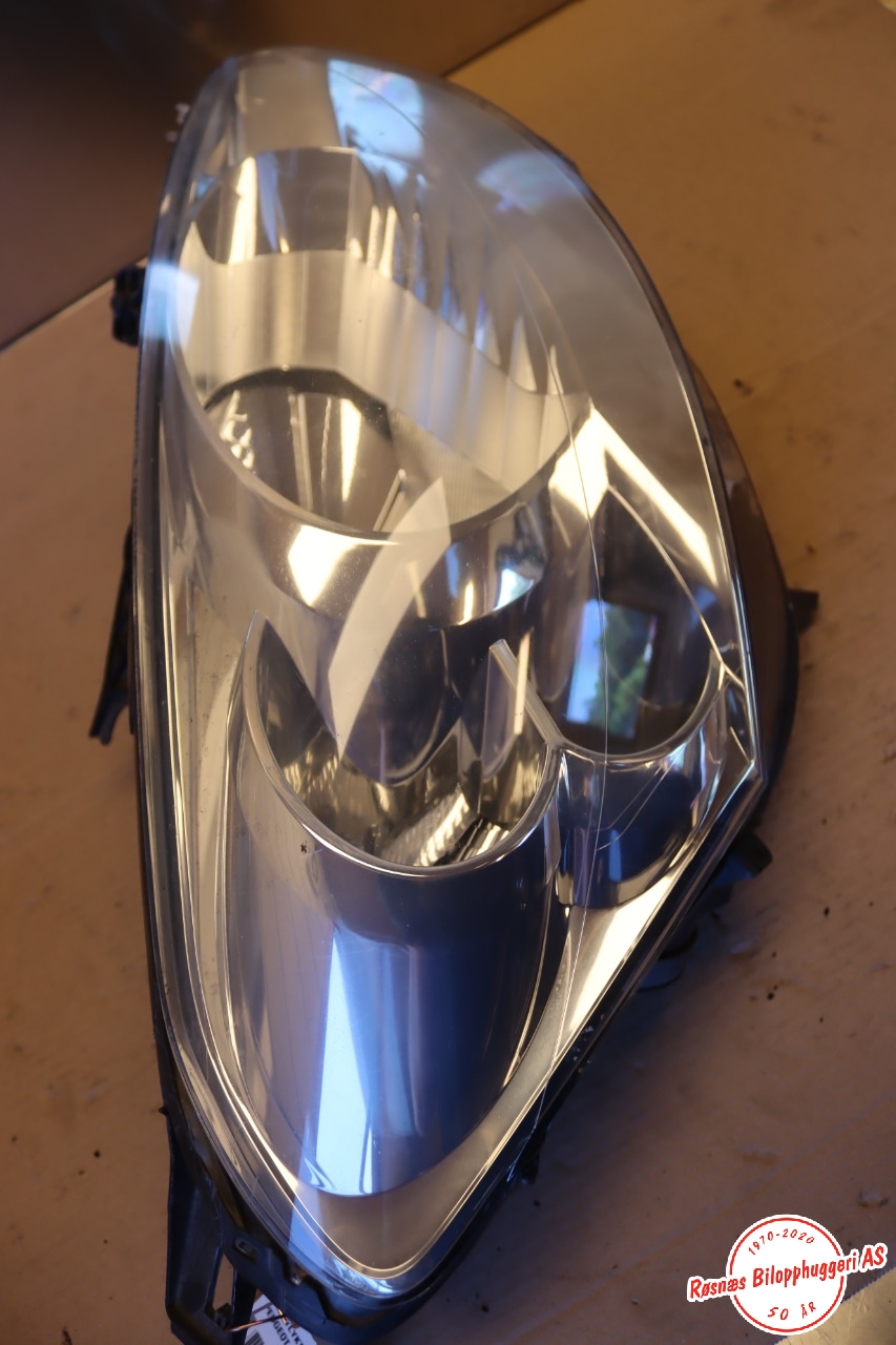 Frontlykt høyre halogen til Peugeot Partner 2008-2015 (Type II, Fase 1) (PEUGEOT|9677202380|)
