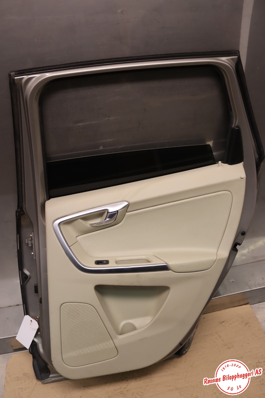 Dør høyre bak til Volvo XC60 2008-2013 (Type I, Fase 1)  (VOLVO|31402418|)