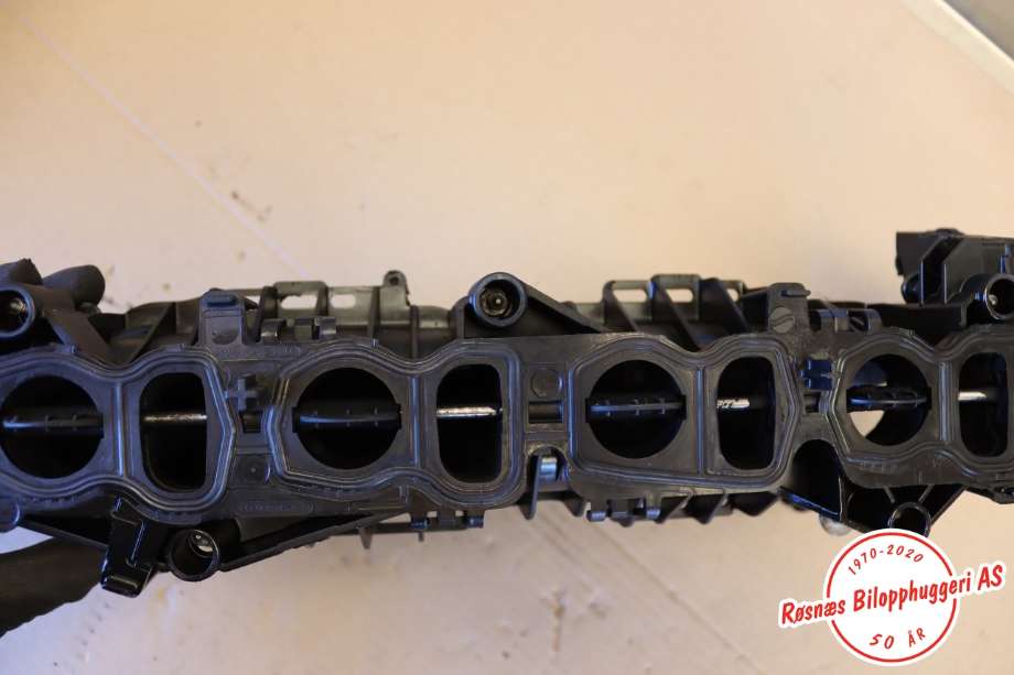 Manifold innsug til BMW X3 2010-2017 (F25) (F25) (BMW|11 61 7 807 991|)