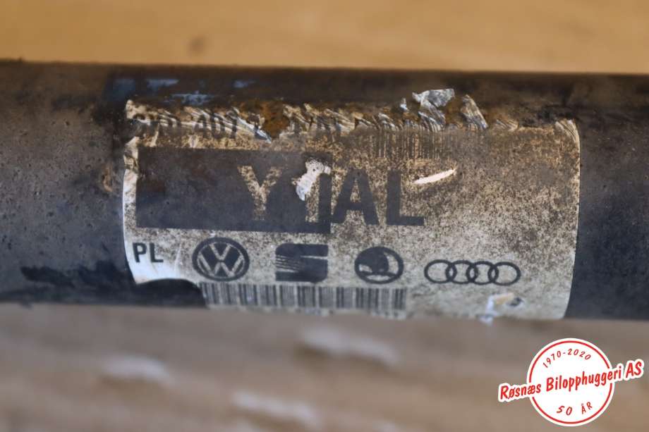 Drivaksel høyre foran til Audi A4, Allroad 2009-2016 (Type I) (B8) (B8) (AUDI|8K0 407 271 AL|)