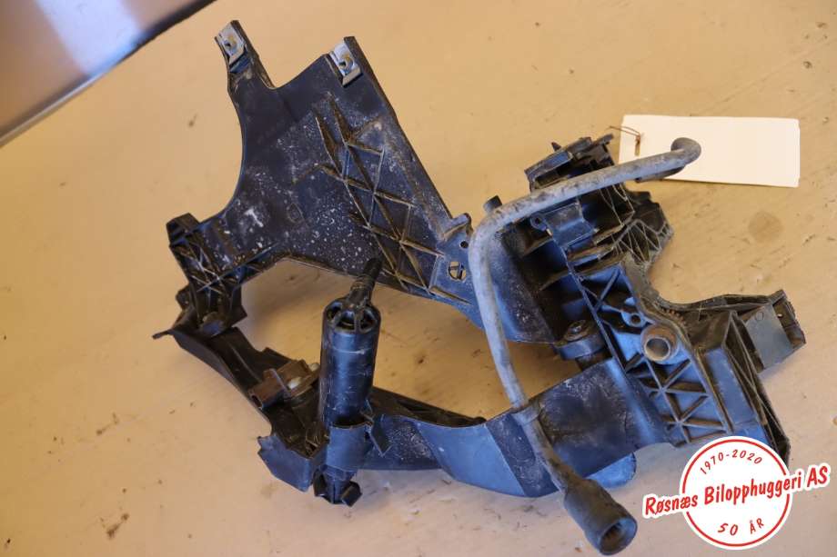 Frontlyktering venstre til Audi A4, Allroad 2009-2016 (Type I) (B8) (B8) (AUDI|1301073053|)