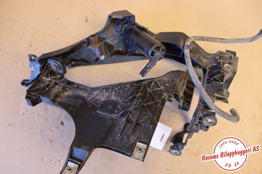Frontlyktering høyre til Audi A4, Allroad 2009-2016 (Type I) (B8) (B8) (AUDI|1301073054|)