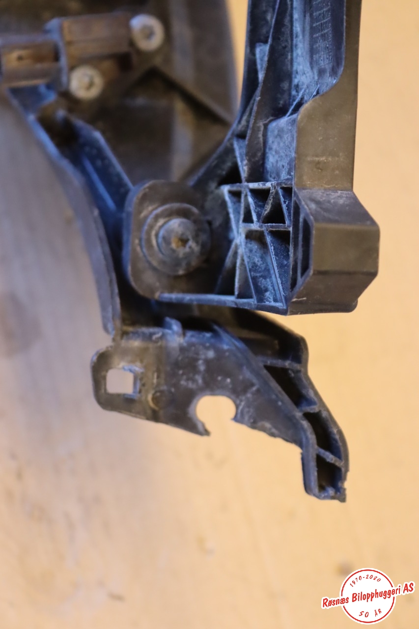 Frontlyktering høyre til Audi A4, Allroad 2009-2016 (Type I) (B8) (B8) (AUDI|1301073054|)