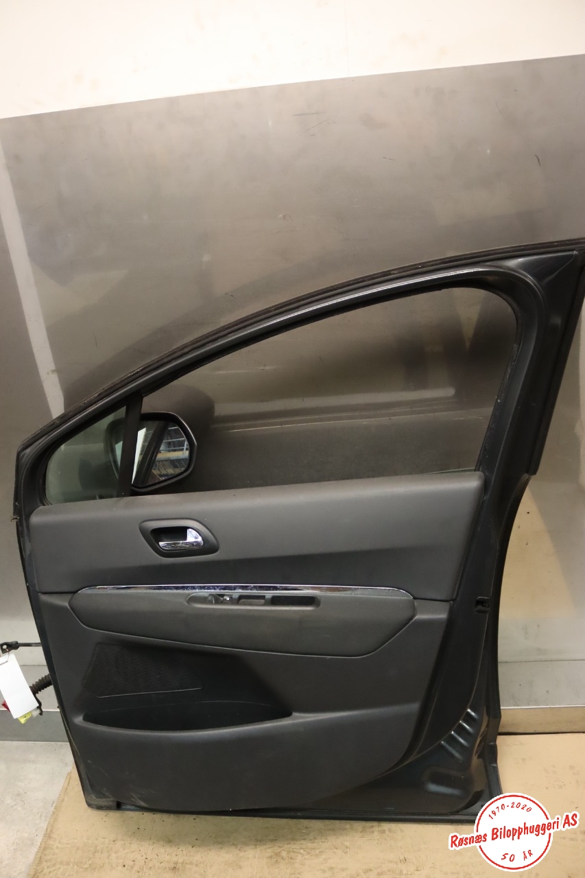 Dør høyre foran til Peugeot 5008 2010-2017 (Type I)  (PEUGEOT|9004 AV|)