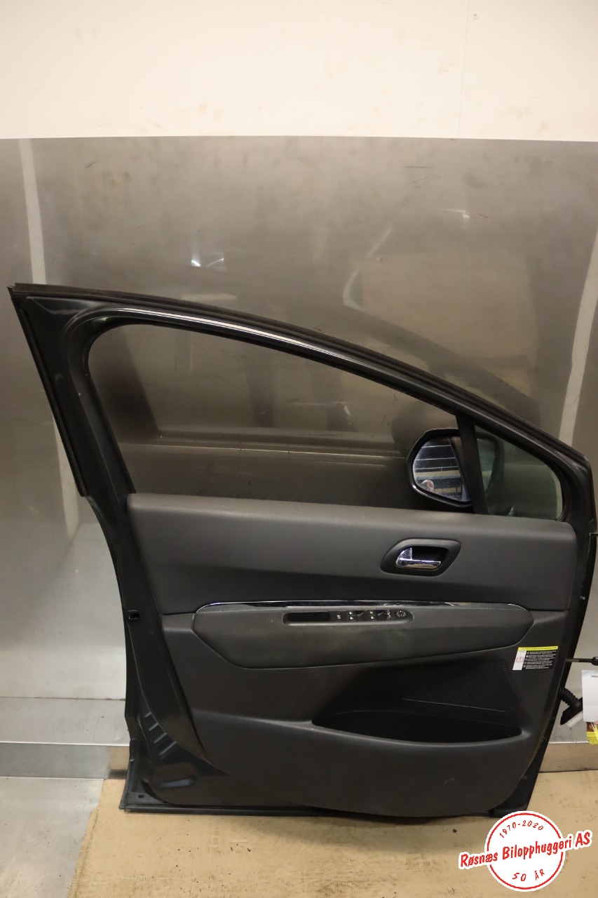 Dør venstre foran til Peugeot 5008 2010-2017 (Type I)  (PEUGEOT|9002 AR|)