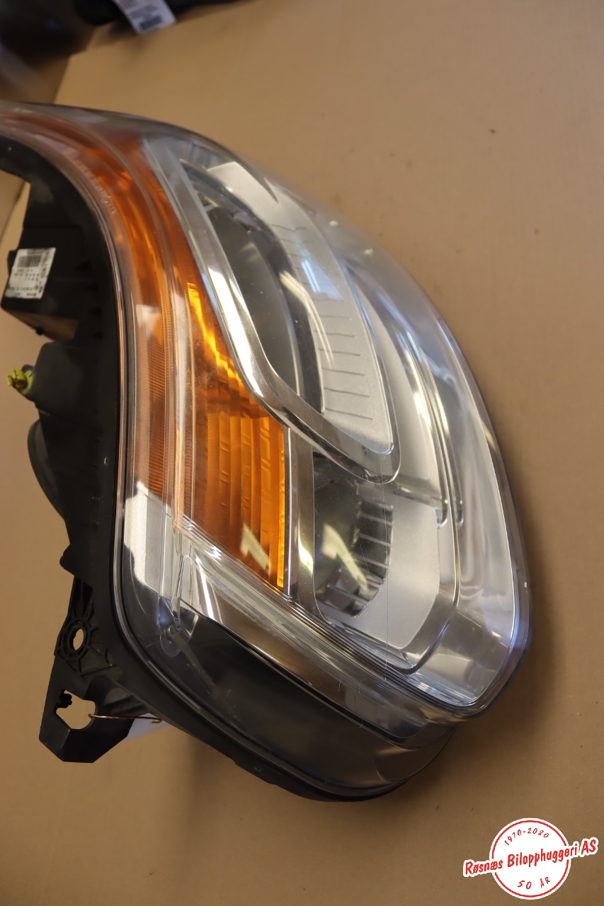 Frontlykt venstre halogen til Citroën C3, Picasso 2009-2017 (CITROEN|6208 N5||1EG009767-01)