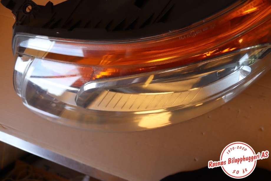 Frontlykt venstre halogen til Citroën C3, Picasso 2009-2017 (CITROEN|6208 N5||1EG009767-01)